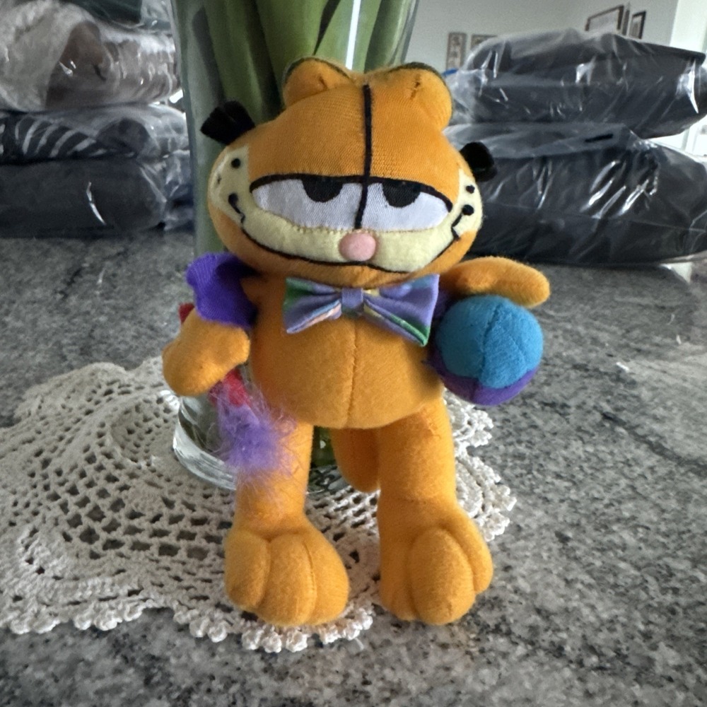 Vtg Garfield EASTER Stuffed Animal Plush Painting‎ Egg Toy Cat Paws Vest Bow-Tie